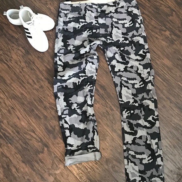 levi's camo trousers